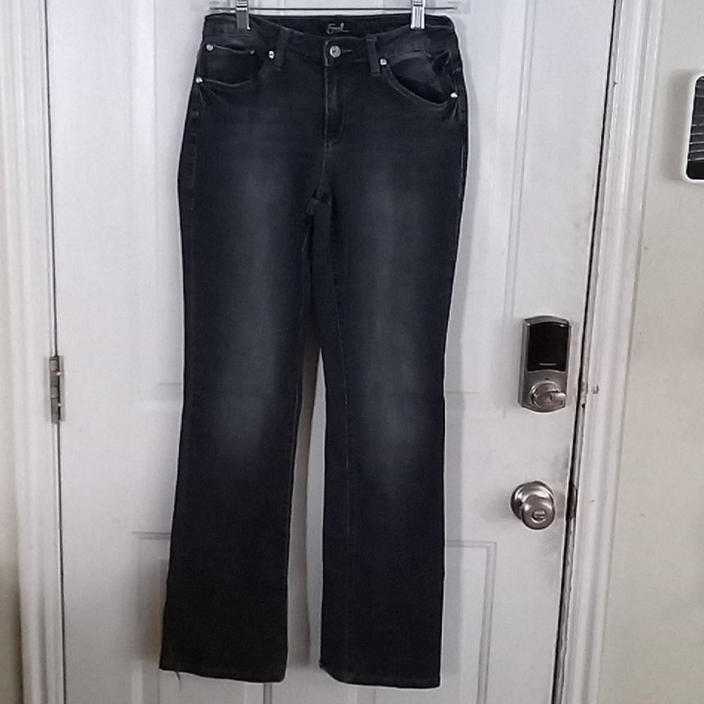 Earl Jeans